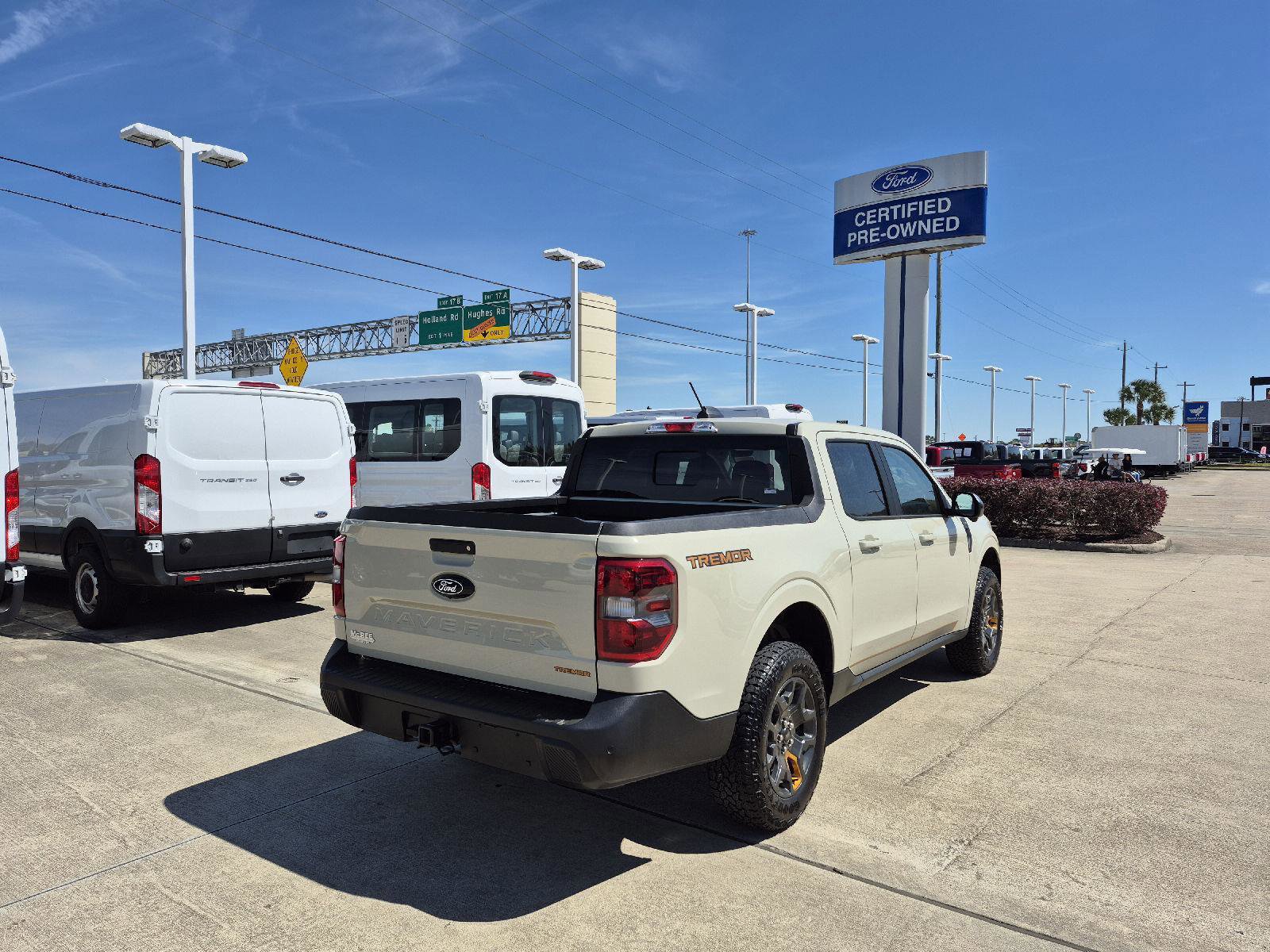 Certified 2025 Ford Maverick Tremor image 4