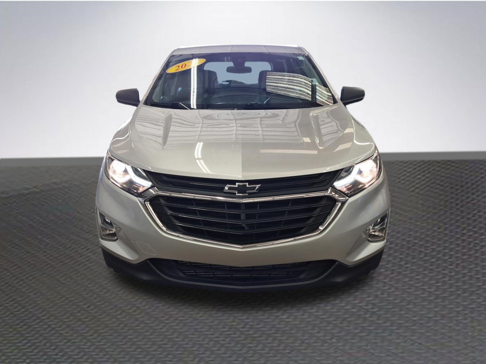 Used 2021 Chevrolet Equinox LS w/ LS Convenience Package FWD image 3