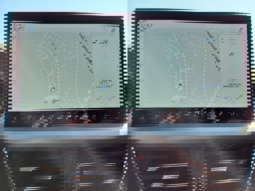 Certified 2023 Ford Escape Platinum w/ Class II Trailer Tow Package image 17