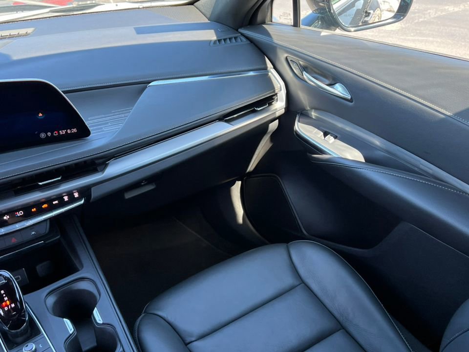 Used 2025 Cadillac XT4 Premium Luxury image 31