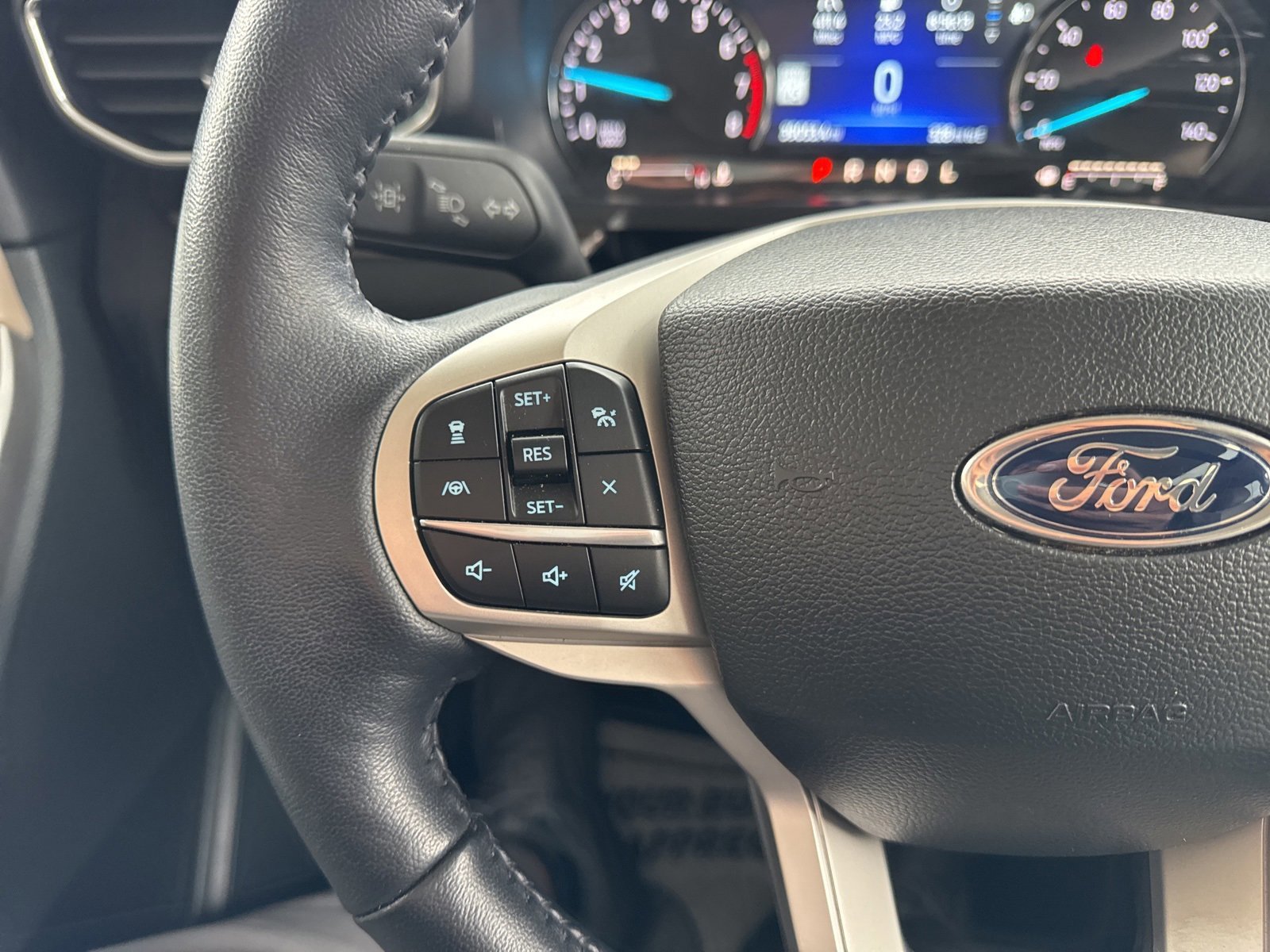 Certified 2023 Ford Explorer Limited w/ Limited Technology Package image 32