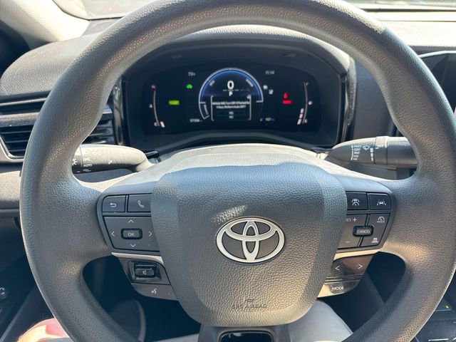 Used 2025 Toyota Camry LE image 15