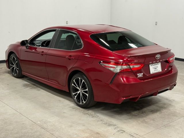 Used 2018 Toyota Camry SE w/ Moonroof Package image 8