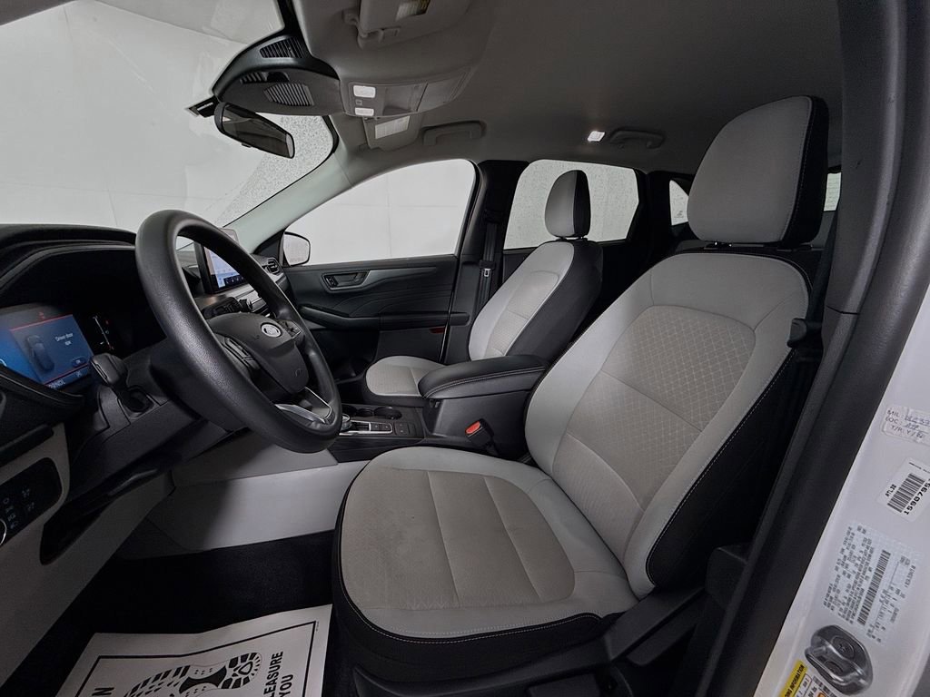 Certified 2025 Ford Escape Active image 9