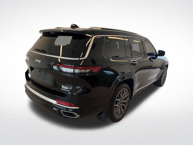 Used 2023 Jeep Grand Cherokee L Summit AWD/4WD image 3