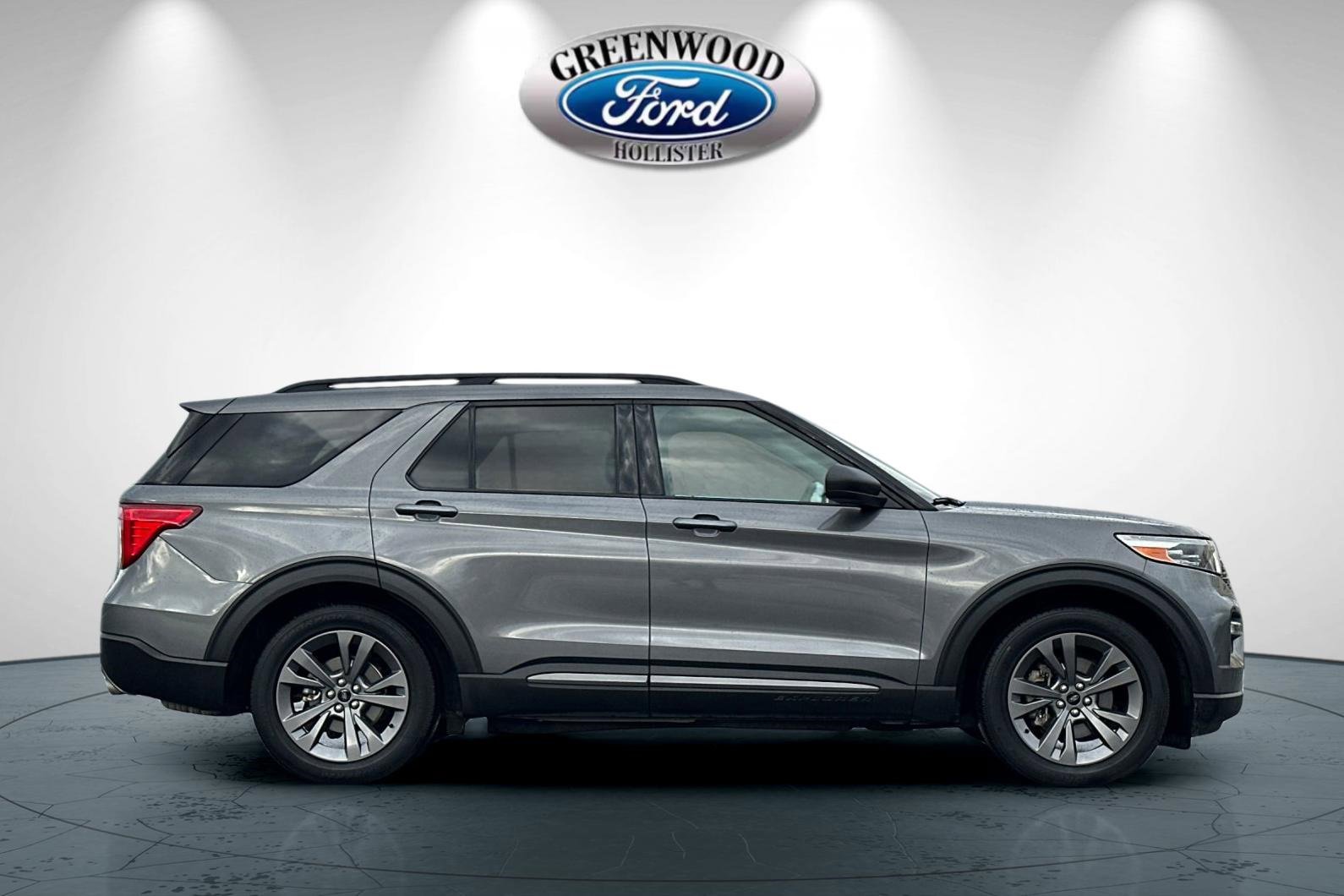 Certified 2021 Ford Explorer XLT w/ Equipment Group 202A image 3