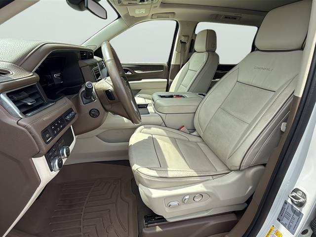 Used 2023 GMC Yukon XL Denali AWD/4WD image 10