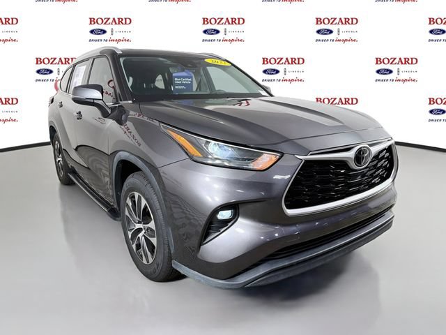Used 2022 Toyota Highlander XLE