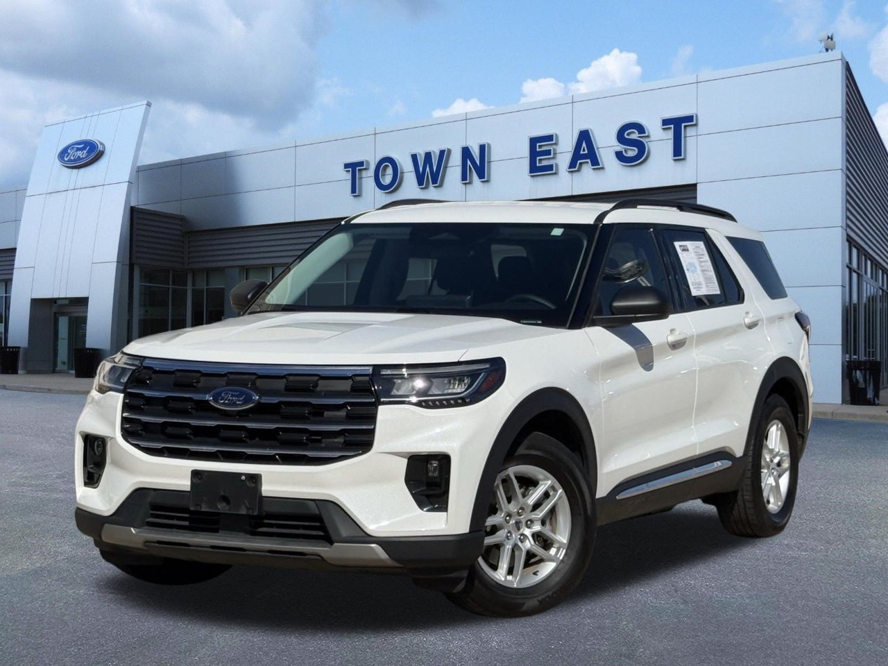 Certified 2025 Ford Explorer Active w/ Active Comfort Package RWD image 1