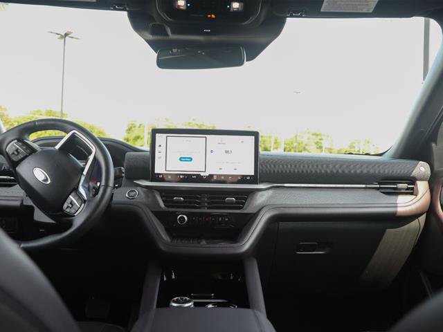 Certified 2025 Ford Explorer Platinum AWD/4WD image 36
