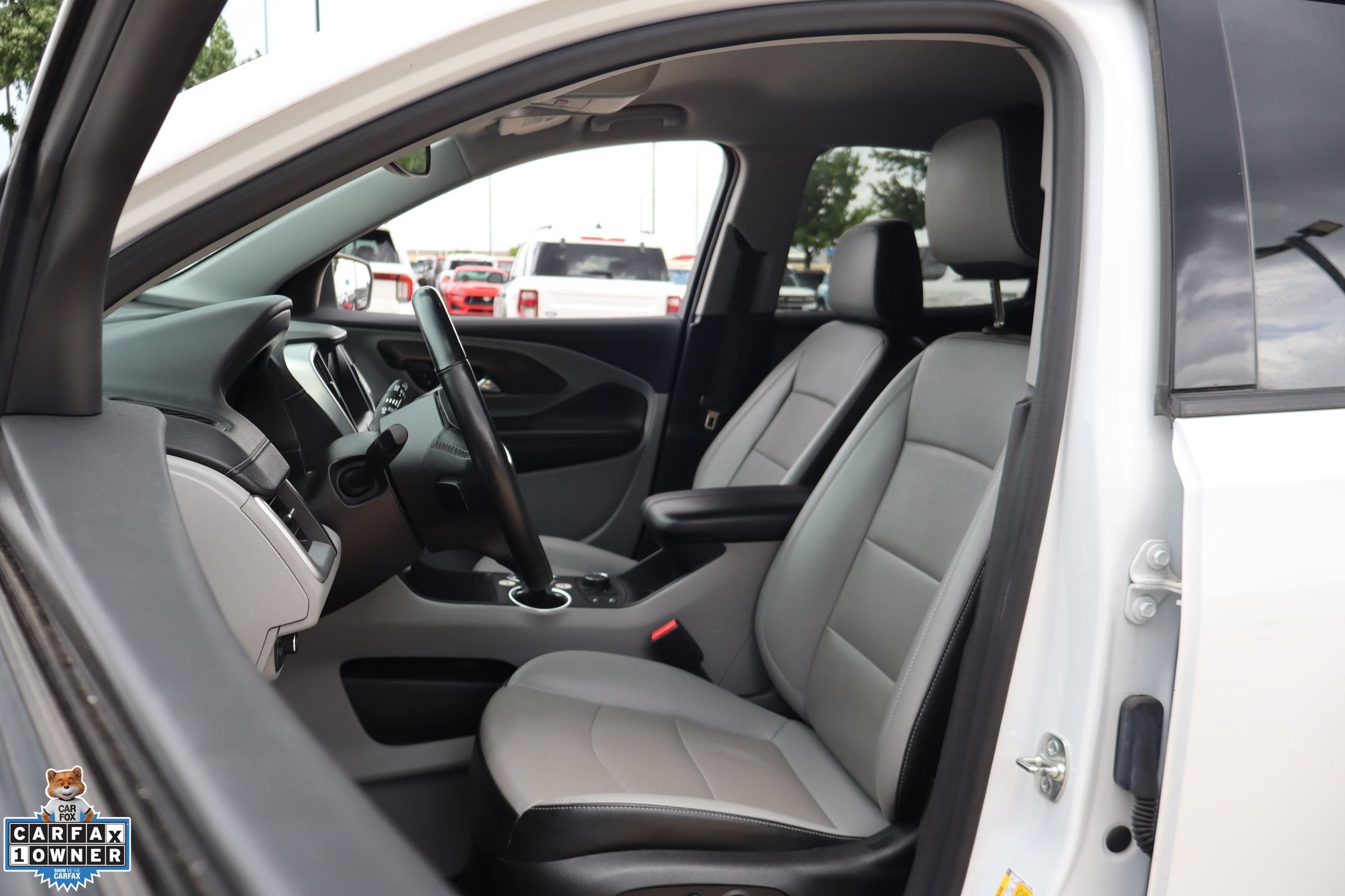 Used 2024 GMC Terrain SLT FWD image 11