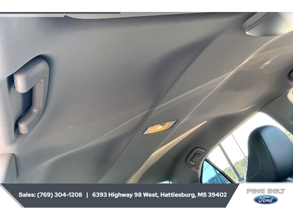 Used 2022 Toyota Camry SE FWD image 16