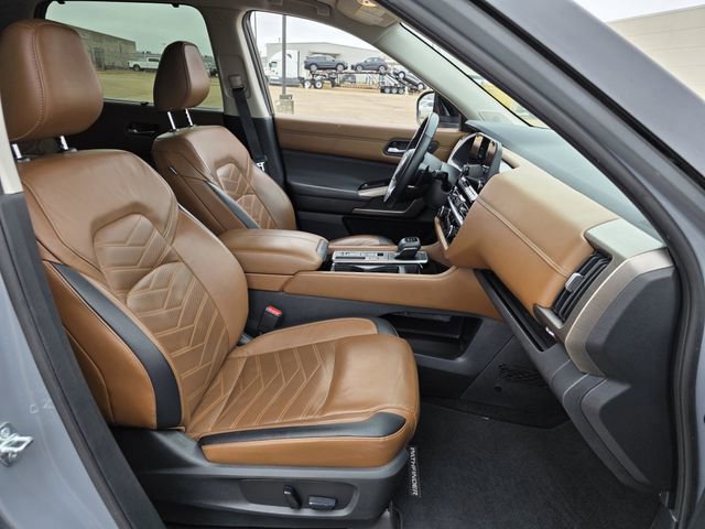 Used 2022 Nissan Pathfinder Platinum w/ Lighting Package (N92) image 28