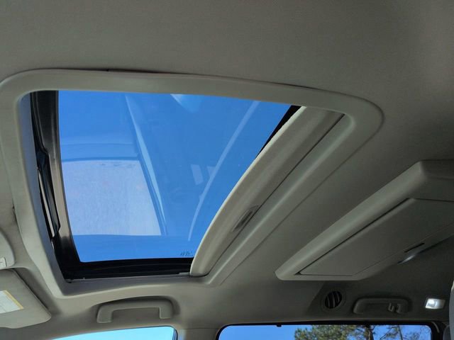 Used 2017 Toyota Sienna L image 21