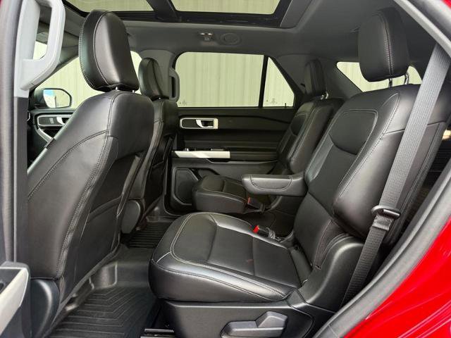 Certified 2022 Ford Explorer XLT w/ Equipment Group 202A AWD/4WD image 12