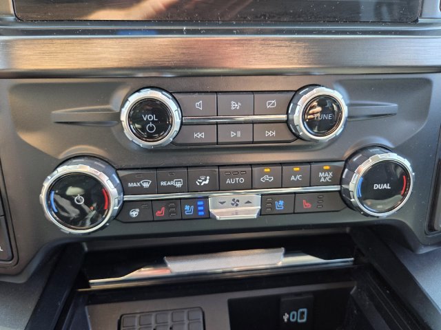 Certified 2023 Ford F350 Lariat w/ Lariat Ultimate Package AWD/4WD image 28