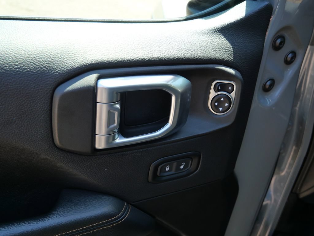 Used 2022 Jeep Gladiator Overland AWD/4WD image 19