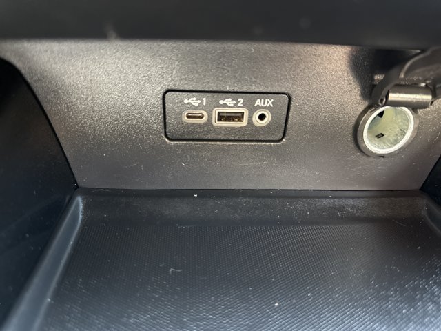 Used 2024 Nissan Altima 2.5 SV FWD image 21