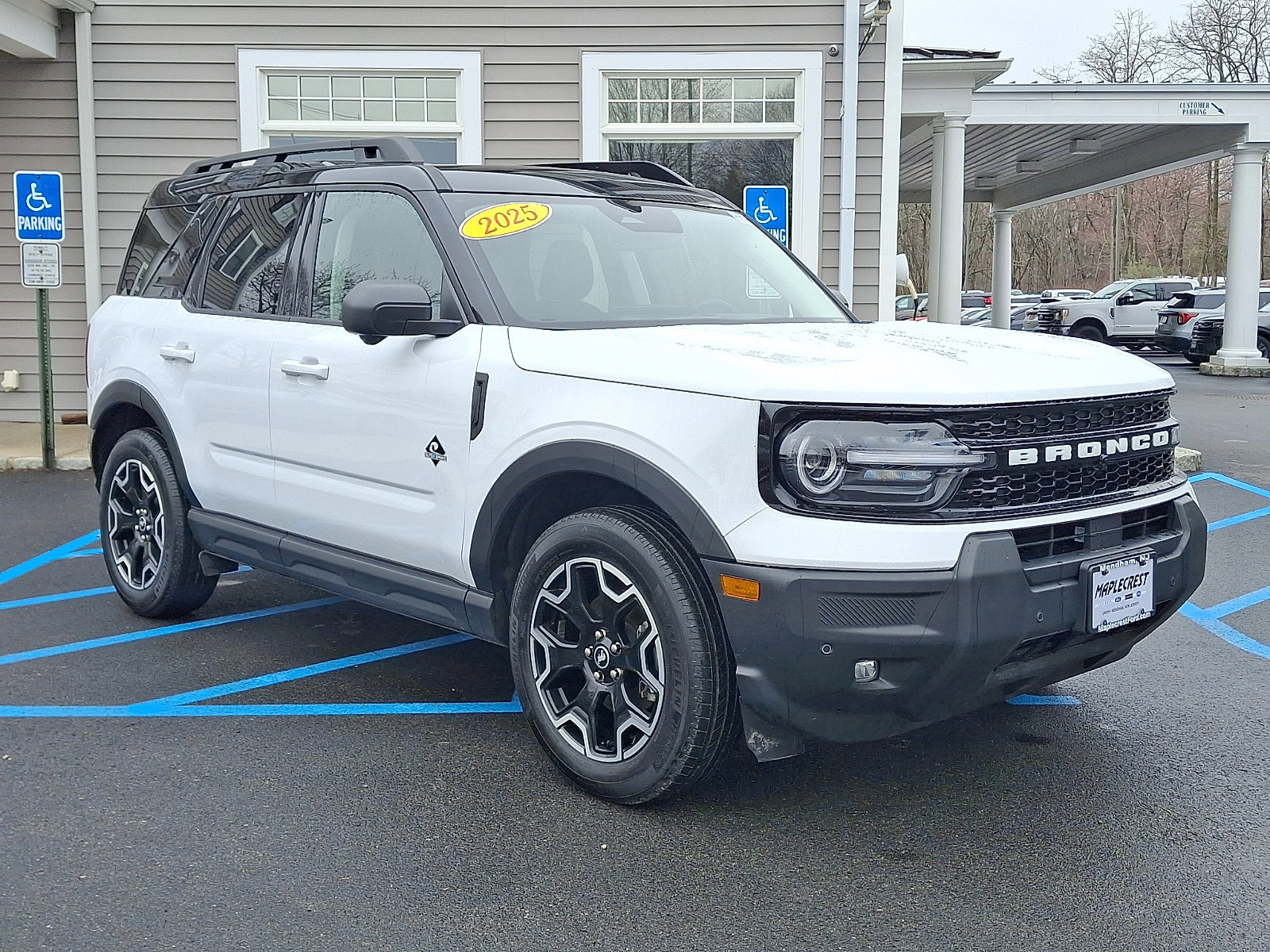Certified 2025 Ford Bronco Sport Outer Banks w/ Outer Banks Tech Package+ AWD/4WD image 6
