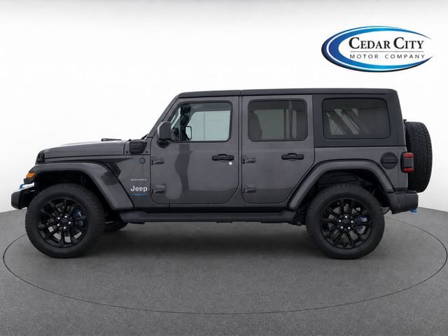 Used 2022 Jeep Wrangler Unlimited Sahara w/ Cold Weather Group AWD/4WD image 6