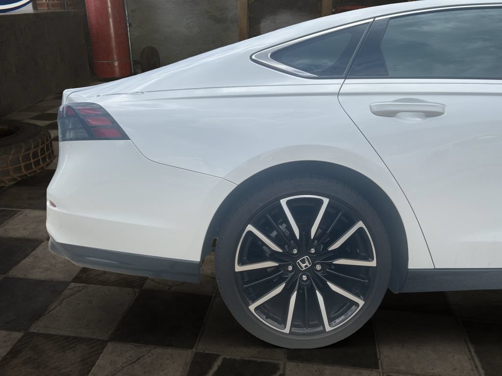 Used 2025 Honda Accord Touring image 8
