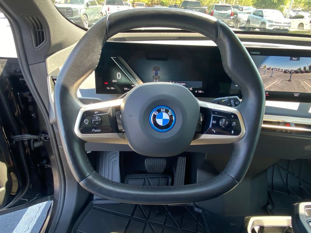 Used 2023 BMW iX xDrive50 w/ Premium Package AWD/4WD image 13