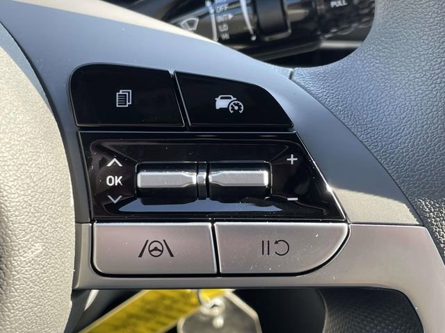 Used 2024 Hyundai Elantra SE FWD image 20
