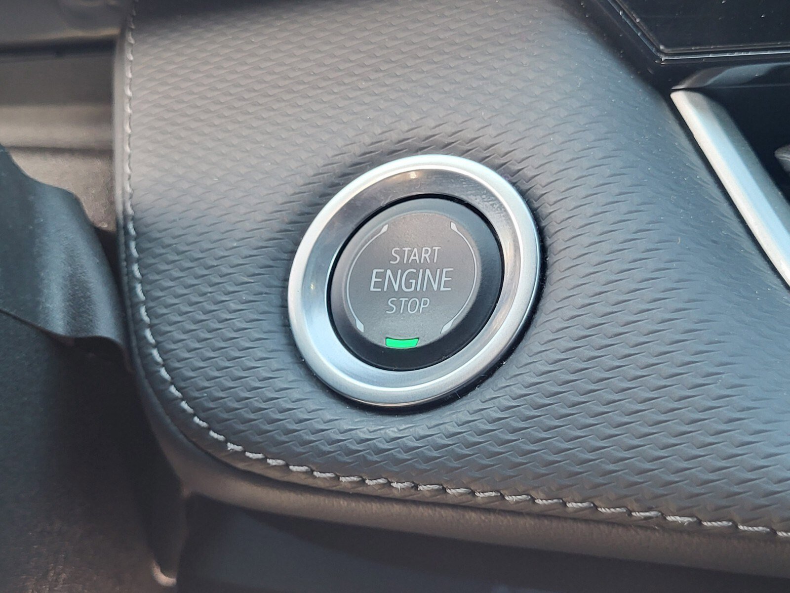 Used 2025 Chevrolet Equinox LT w/ Convenience Package II image 24