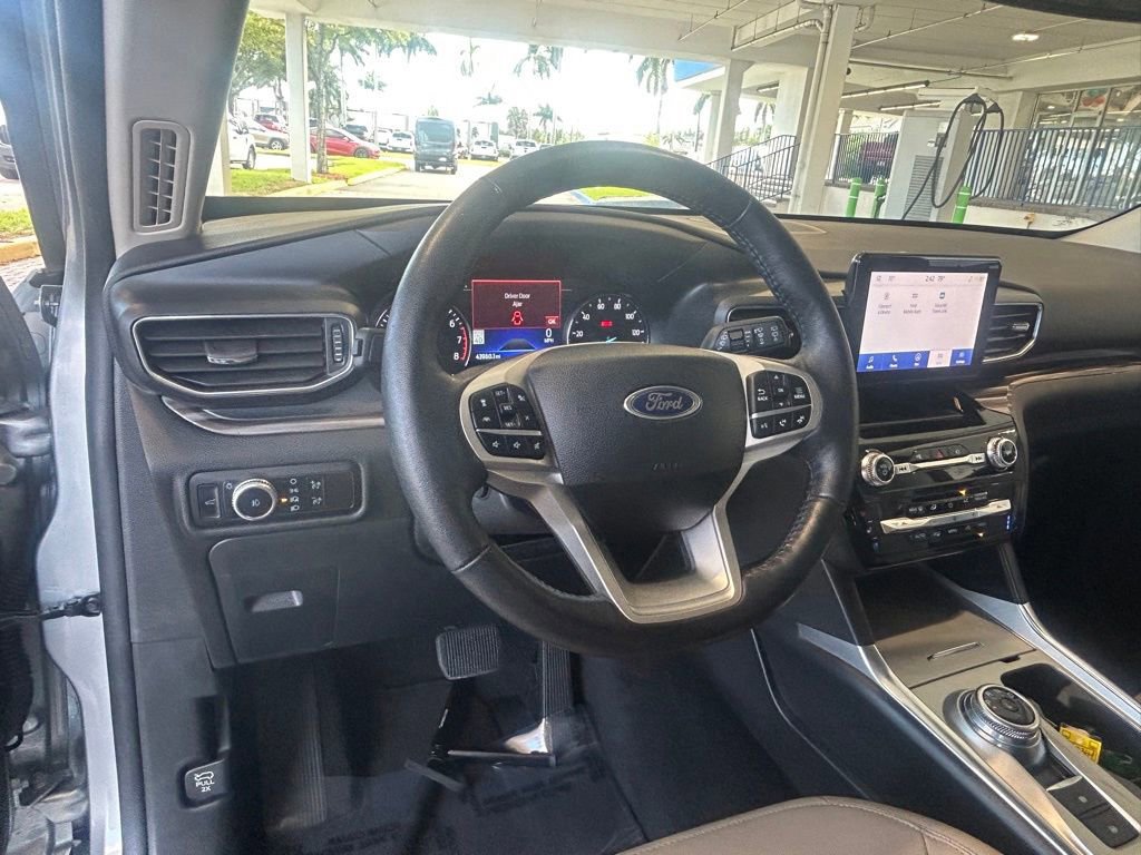Certified 2023 Ford Explorer Limited w/ Equipment Group 301A image 36