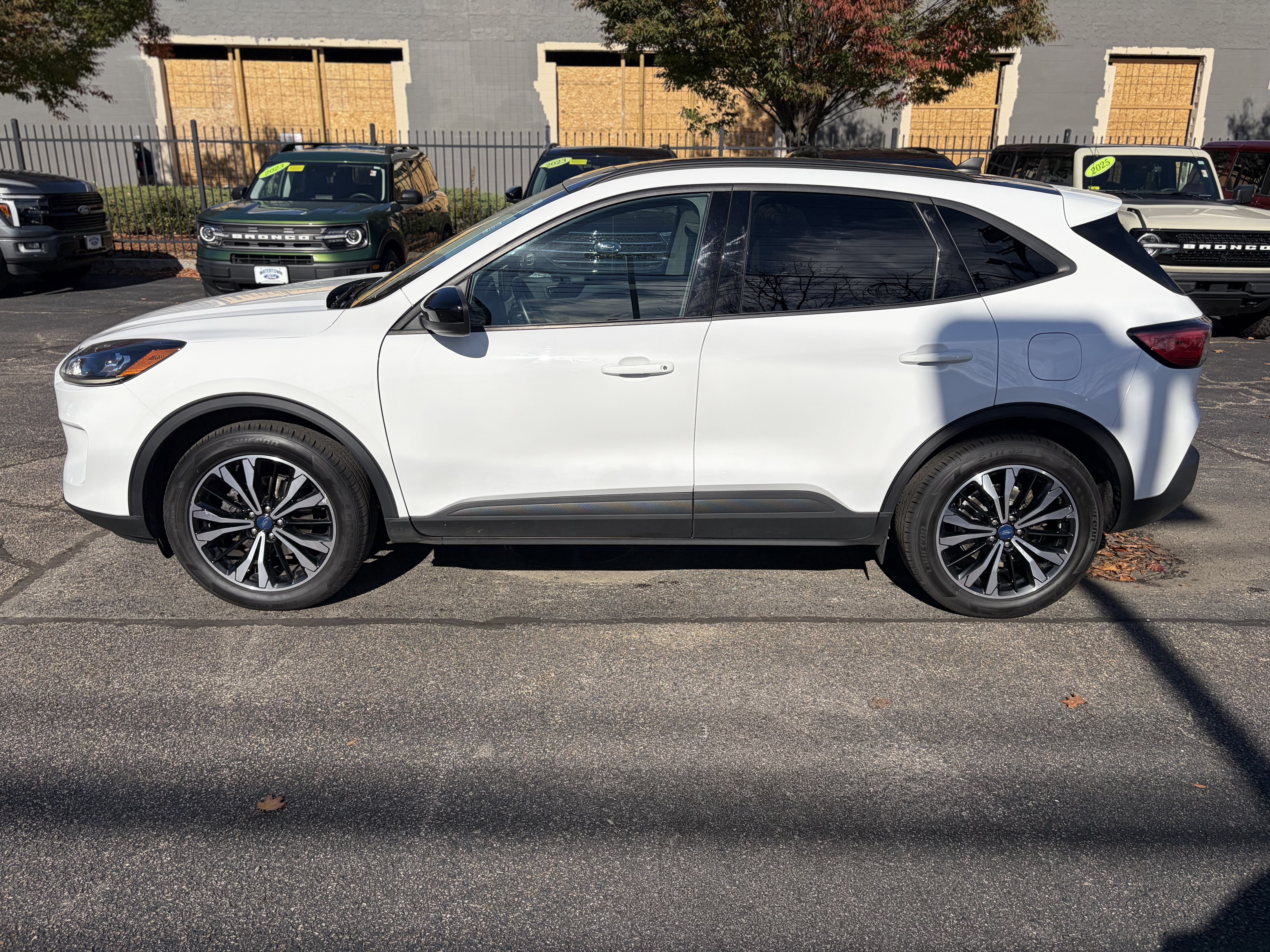 Certified 2022 Ford Escape SE w/ SE Sport Appearance Package AWD/4WD image 8