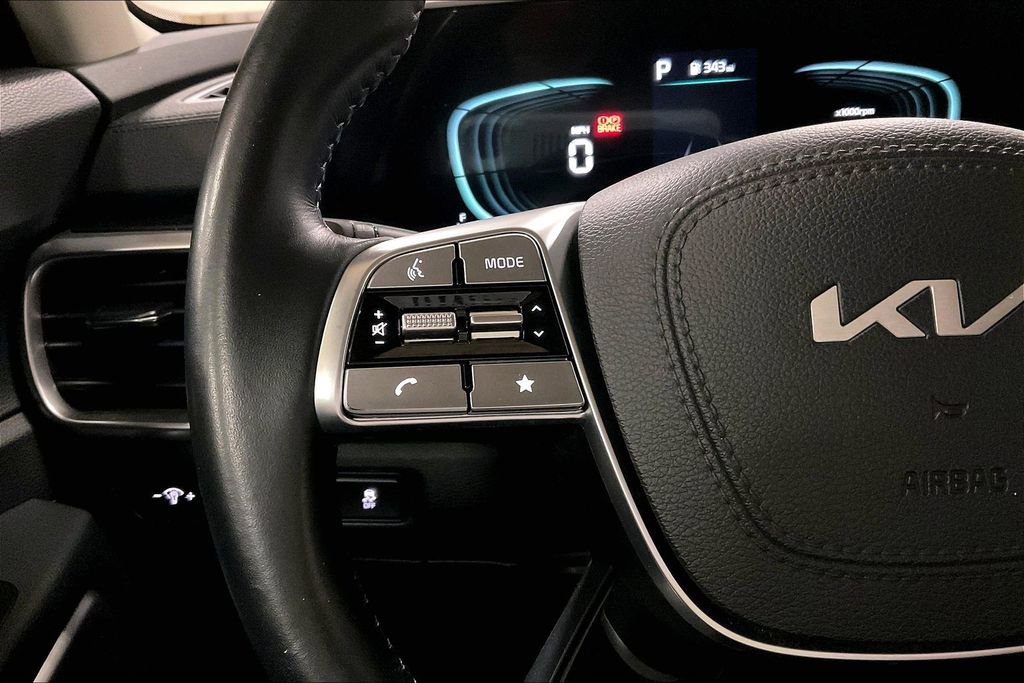 Used 2025 Kia Telluride S image 17