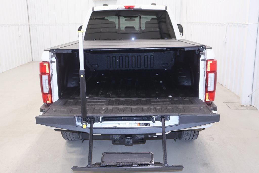 Certified 2022 Ford F250 Platinum w/ FX4 Off-Road Package image 45