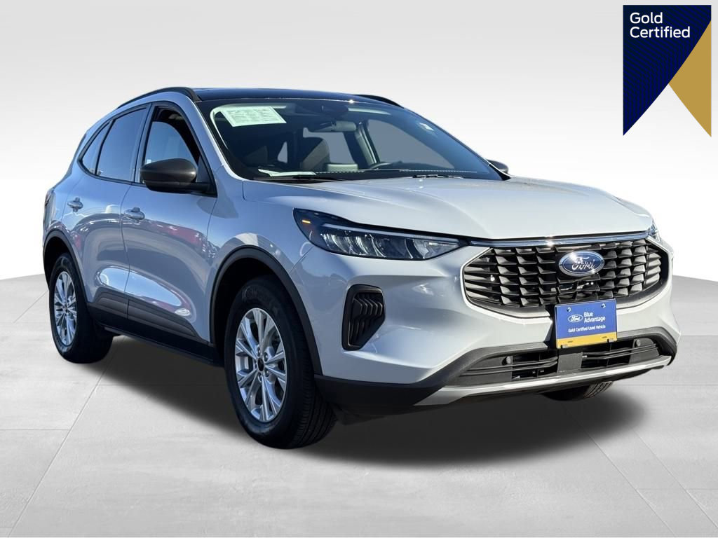 Certified 2025 Ford Escape Active w/ Cold Weather Package image 1