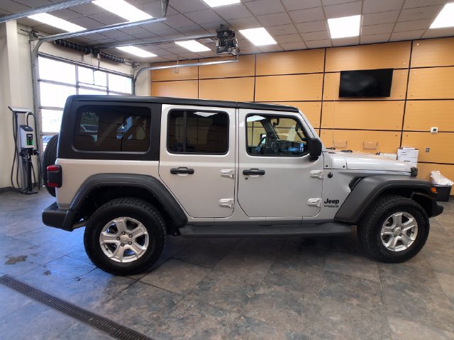 Used 2022 Jeep Wrangler Unlimited Sport AWD/4WD image 8