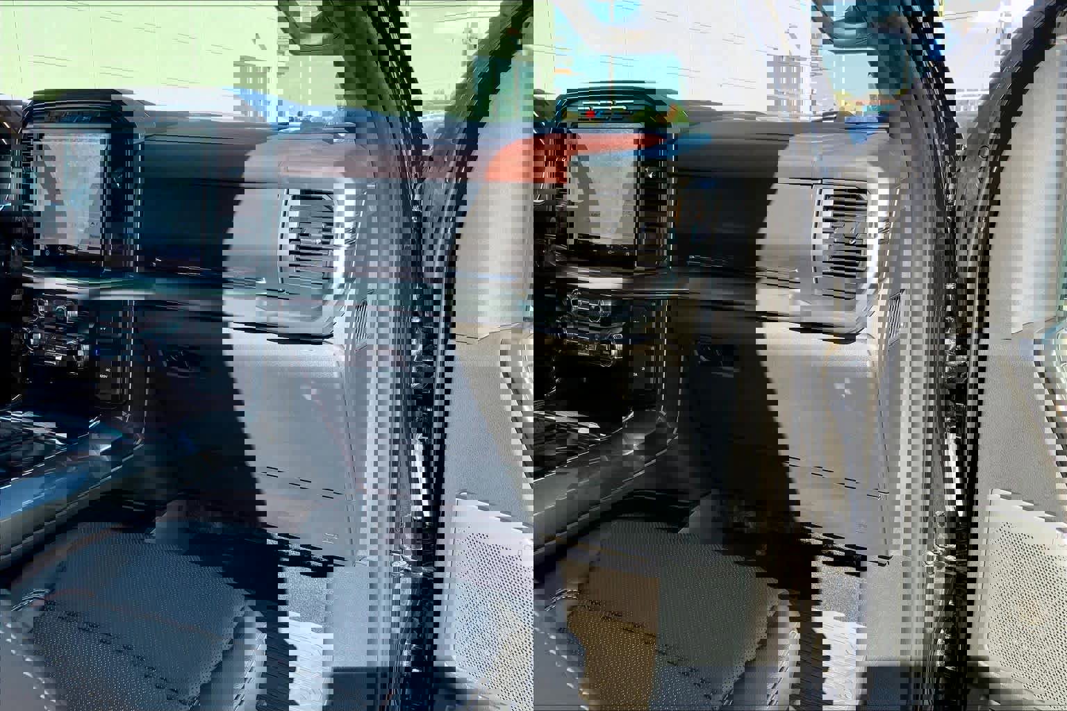 Certified 2023 Ford F150 Lariat w/ Equipment Group 502A High image 17