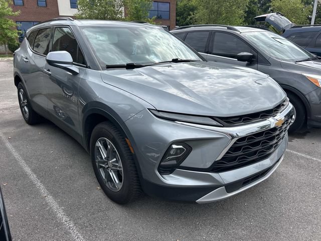 Used 2023 Chevrolet Blazer LT w/ Convenience Package FWD image 3