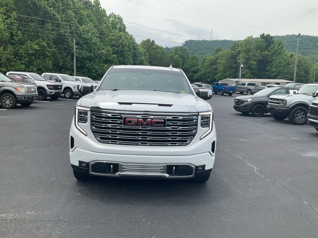 Used 2023 GMC Sierra 1500 Denali w/ Denali Reserve Package AWD/4WD image 2