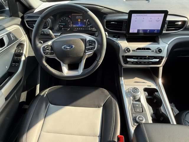 Certified 2023 Ford Explorer XLT w/ Equipment Group 202A AWD/4WD image 8