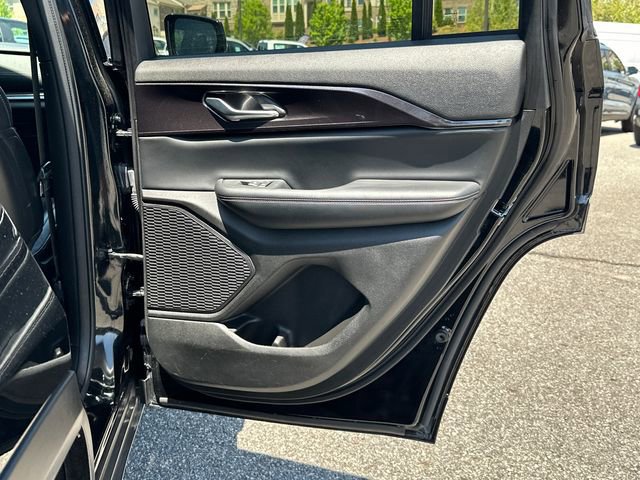 Used 2023 Jeep Grand Cherokee Altitude AWD/4WD image 16