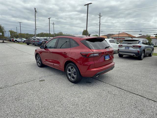 Certified 2024 Ford Escape ST-Line w/ Tech Pack #1 AWD/4WD image 3