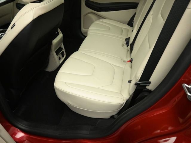 Certified 2022 Ford Edge Titanium w/ Class II Trailer Tow Package image 37