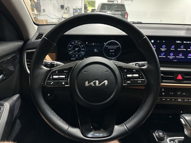 Used 2024 Kia Seltos EX AWD/4WD image 15