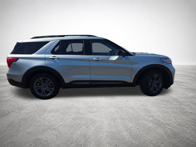 Certified 2022 Ford Explorer XLT w/ Equipment Group 202A AWD/4WD image 9