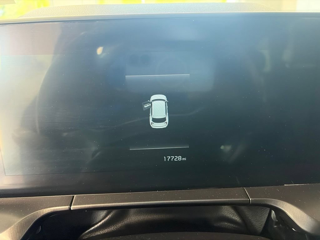 Used 2025 Kia Telluride S FWD image 5