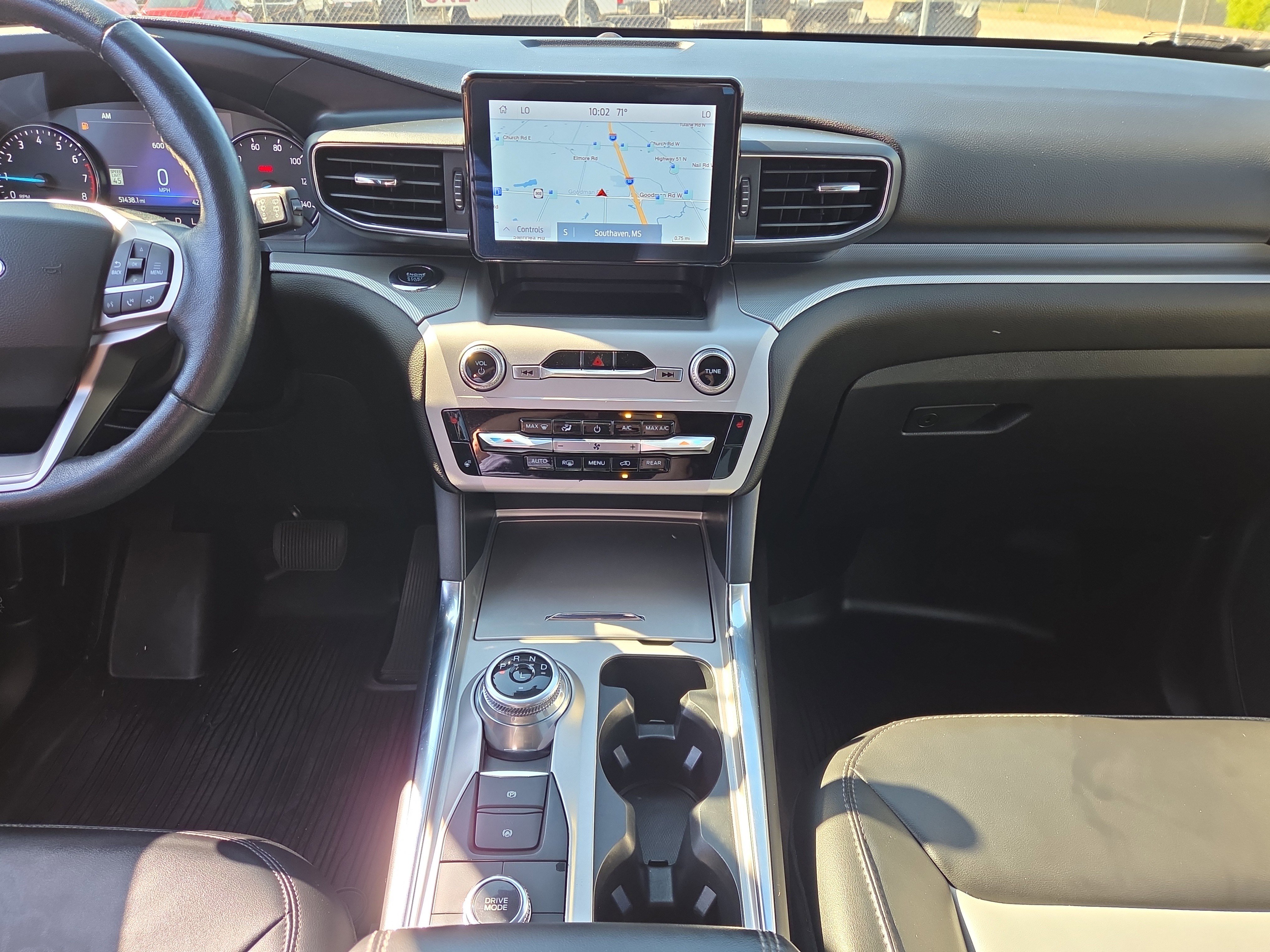 Certified 2022 Ford Explorer XLT w/ Equipment Group 202A AWD/4WD image 24