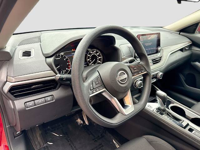 Used 2023 Nissan Altima 2.5 SV AWD/4WD image 9