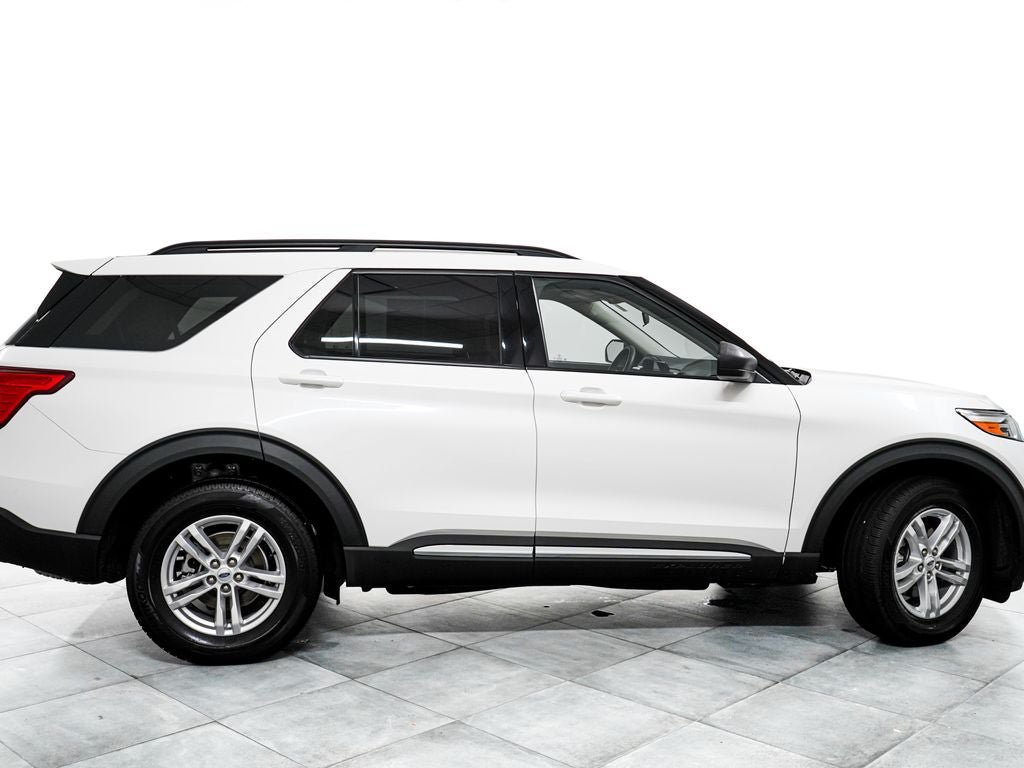 Certified 2023 Ford Explorer XLT w/ Equipment Group 202A AWD/4WD image 7
