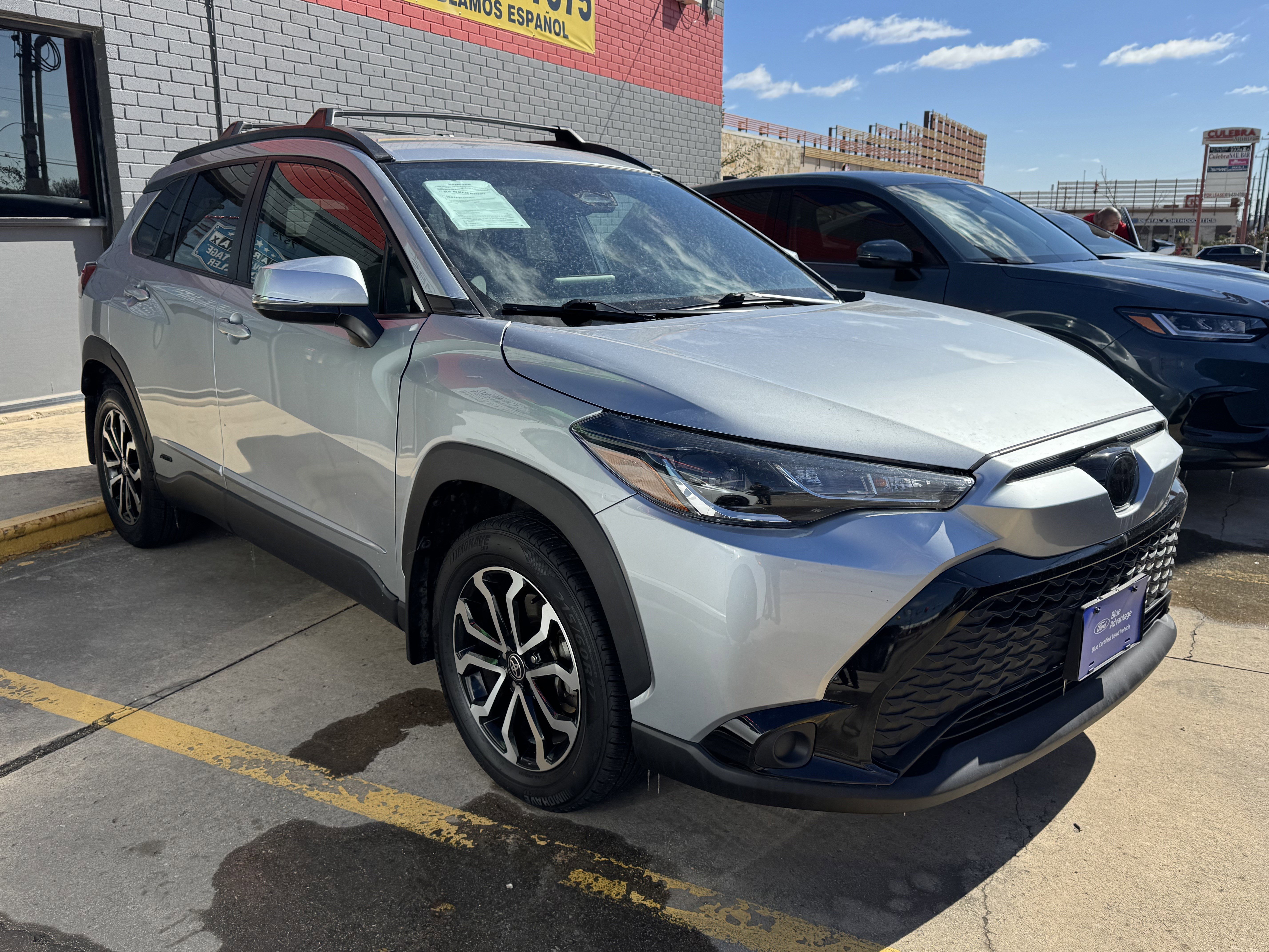 Used 2024 Toyota Corolla Cross SE image 3