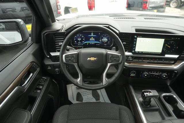 Used 2024 Chevrolet Silverado 1500 LT image 21