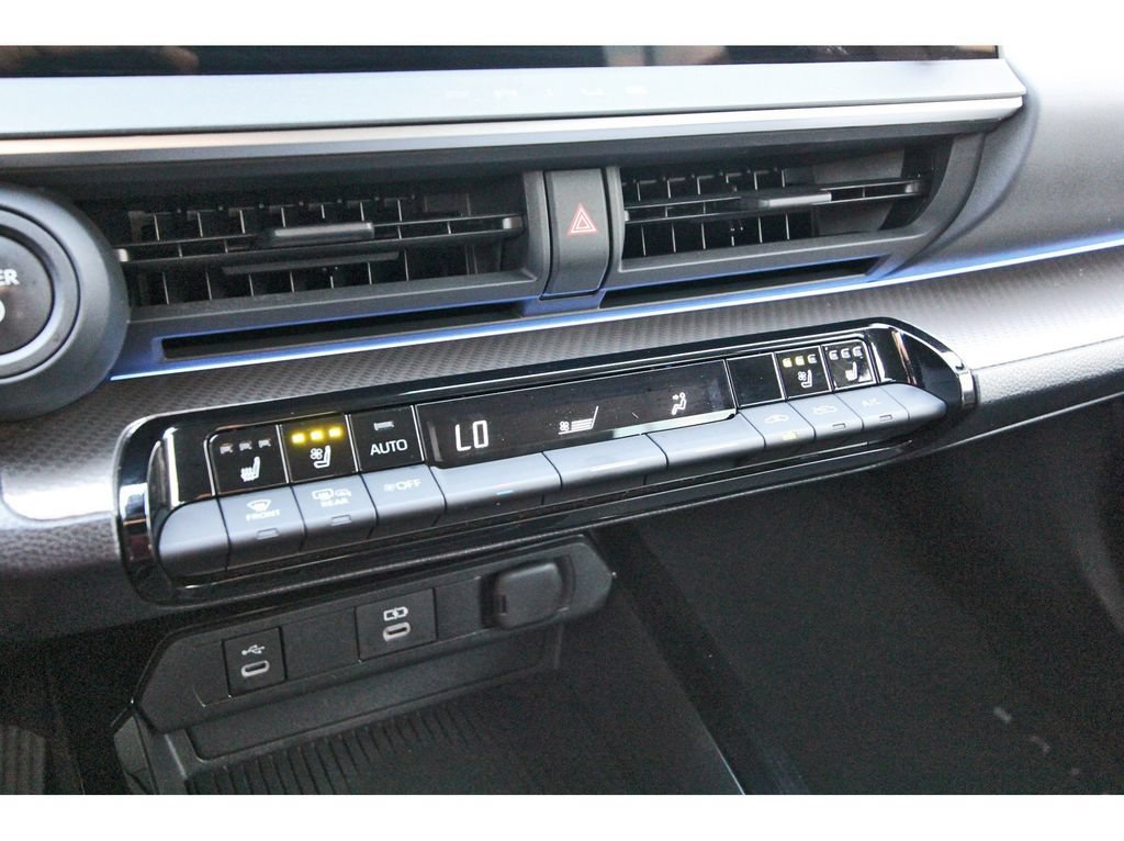 Used 2023 Toyota Prius Limited w/ Limited Premium Package FWD image 25